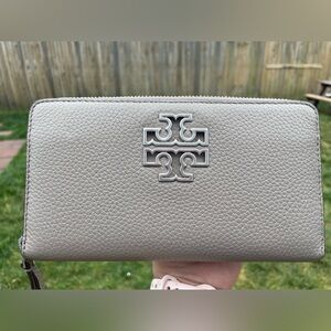 *SOLD* Tory Burch Continental Wallet